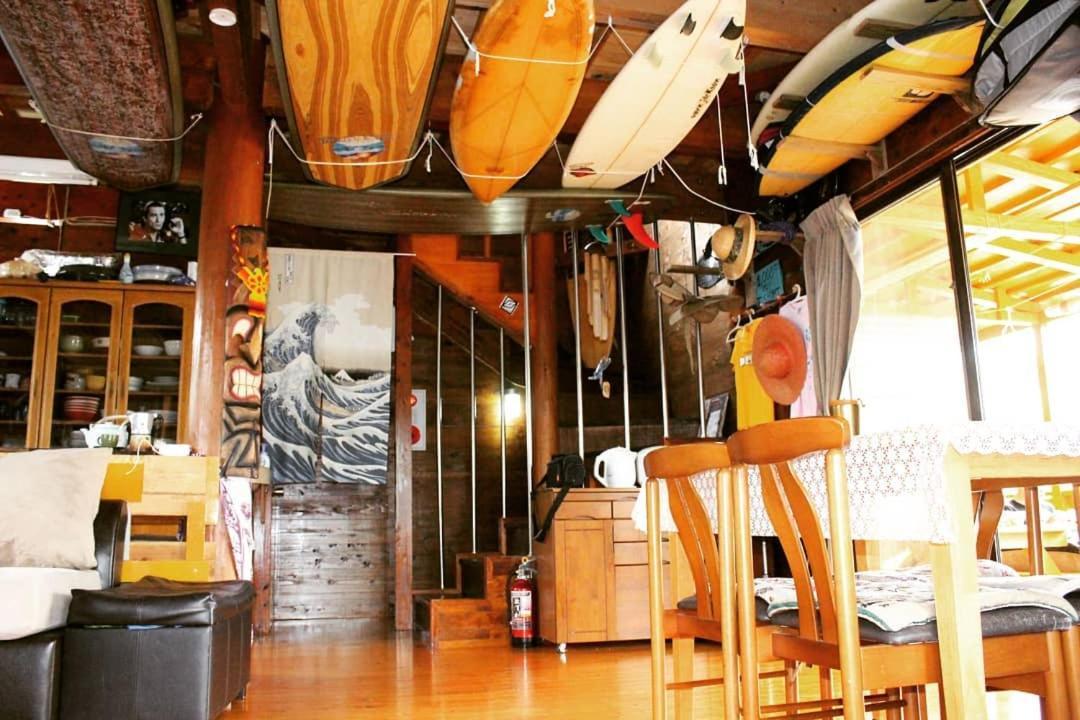 Отель Tropical Surf House Okinawa Онна Экстерьер фото