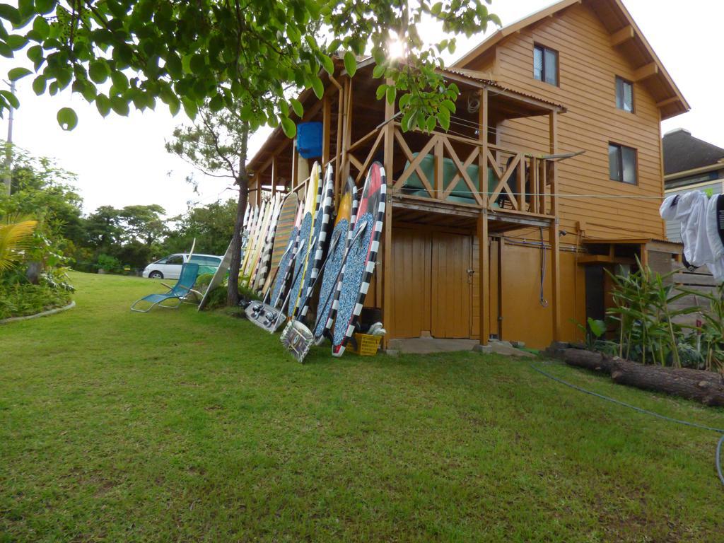Отель Tropical Surf House Okinawa Онна Экстерьер фото