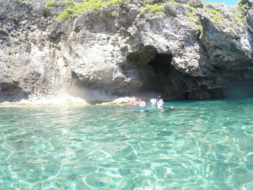 Отель Tropical Surf House Okinawa Онна Экстерьер фото