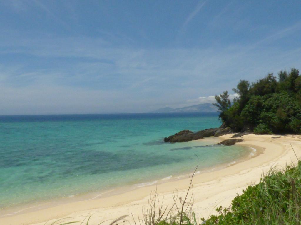 Отель Tropical Surf House Okinawa Онна Экстерьер фото