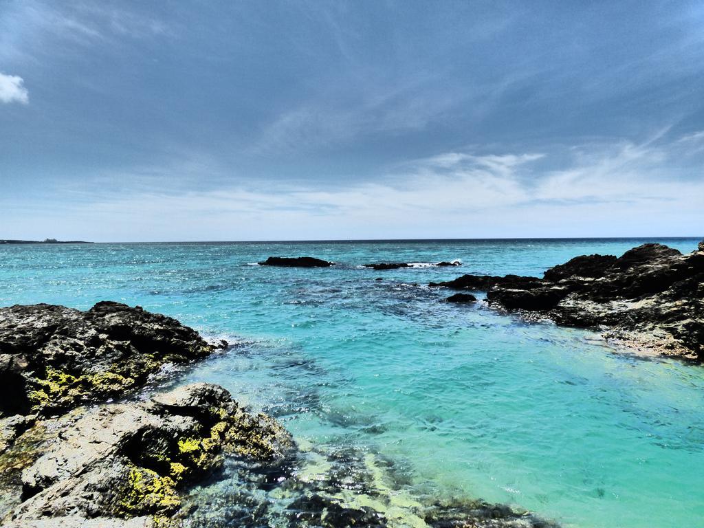 Отель Tropical Surf House Okinawa Онна Экстерьер фото
