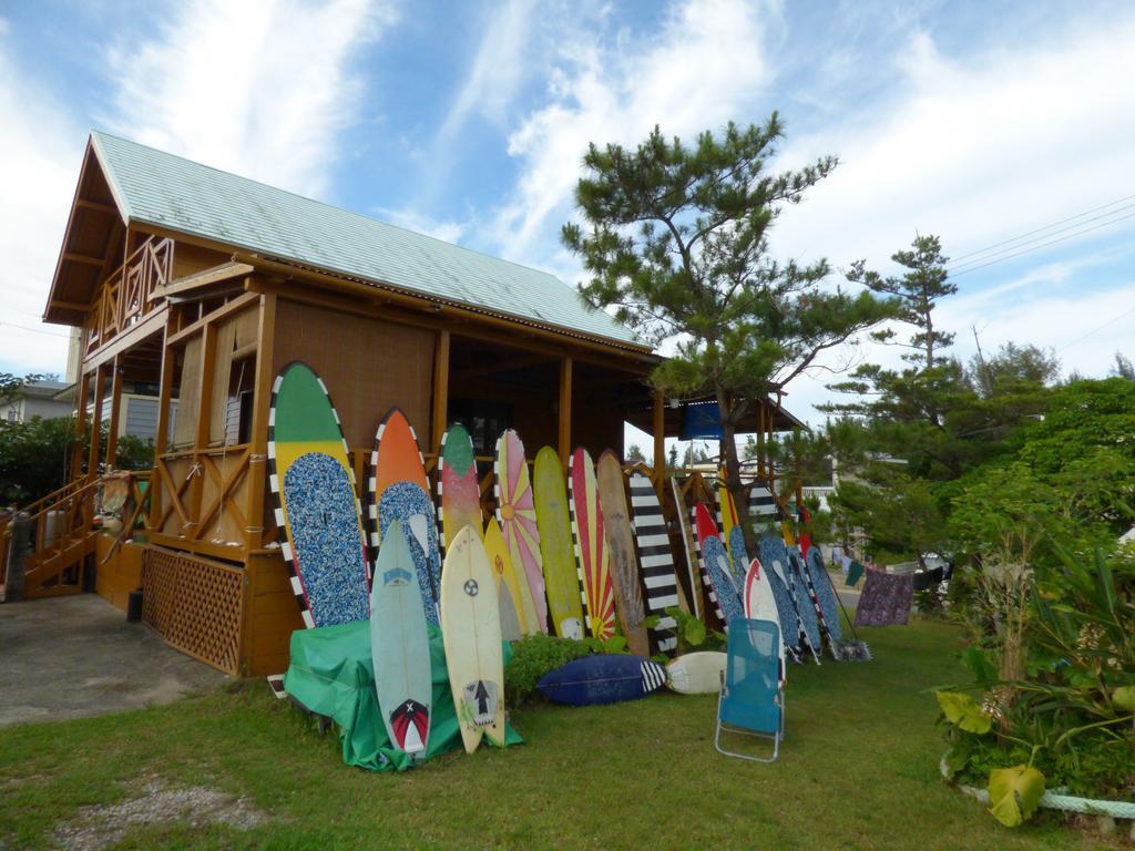 Отель Tropical Surf House Okinawa Онна Экстерьер фото