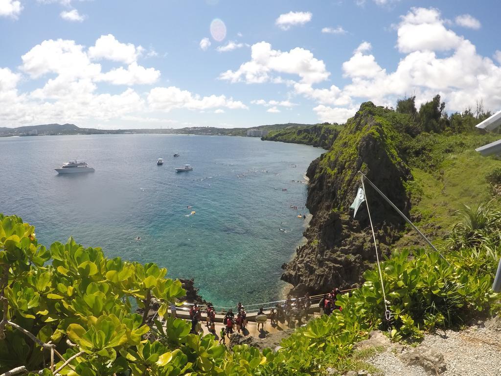 Отель Tropical Surf House Okinawa Онна Экстерьер фото