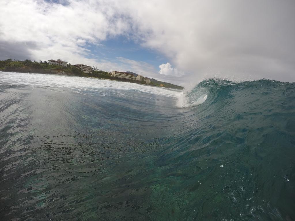 Отель Tropical Surf House Okinawa Онна Экстерьер фото