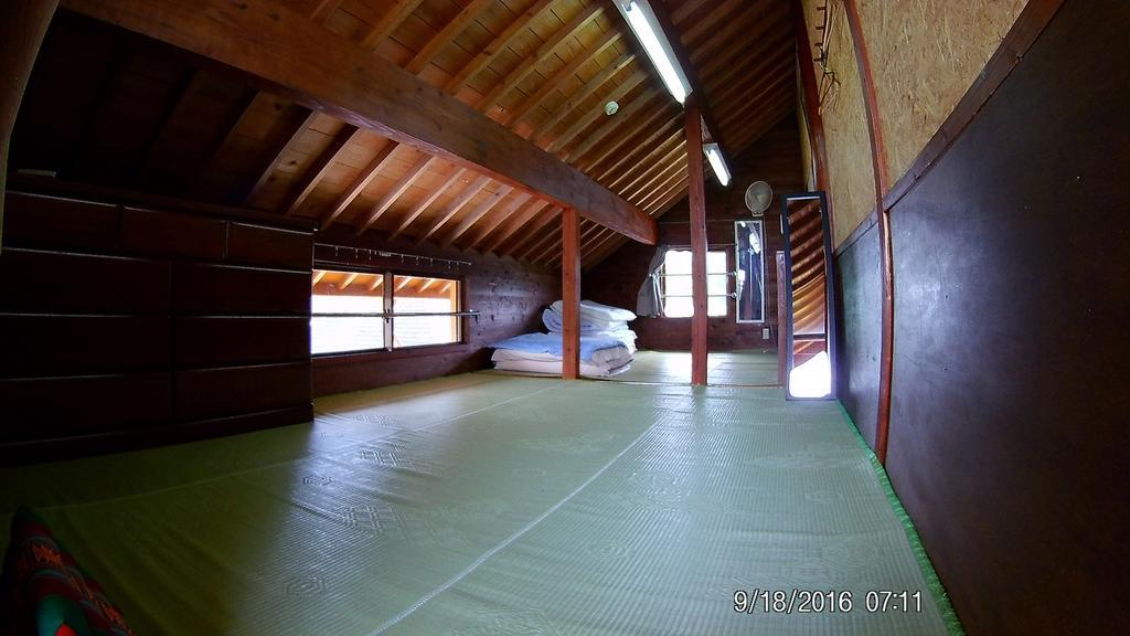 Отель Tropical Surf House Okinawa Онна Экстерьер фото