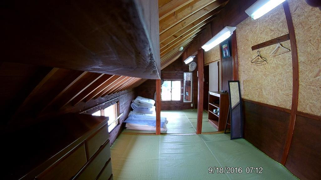 Отель Tropical Surf House Okinawa Онна Экстерьер фото