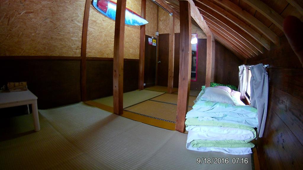 Отель Tropical Surf House Okinawa Онна Экстерьер фото